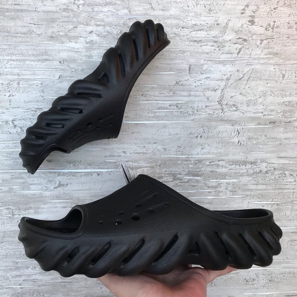 Crocs Echo Slide - Picture 14 of 15